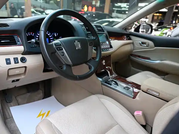 Toyota Crown 2012