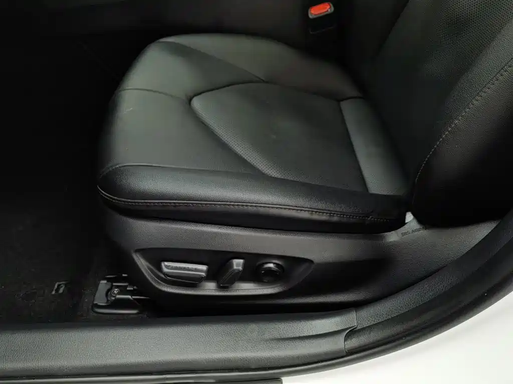 Toyota Camry 2021 — фото 20