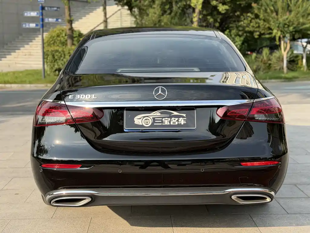 Mercedes-Benz E-Class 2023 — фото 11