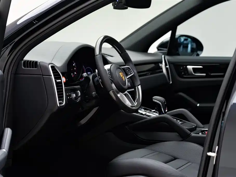 Porsche Cayenne 2021 — фото 9