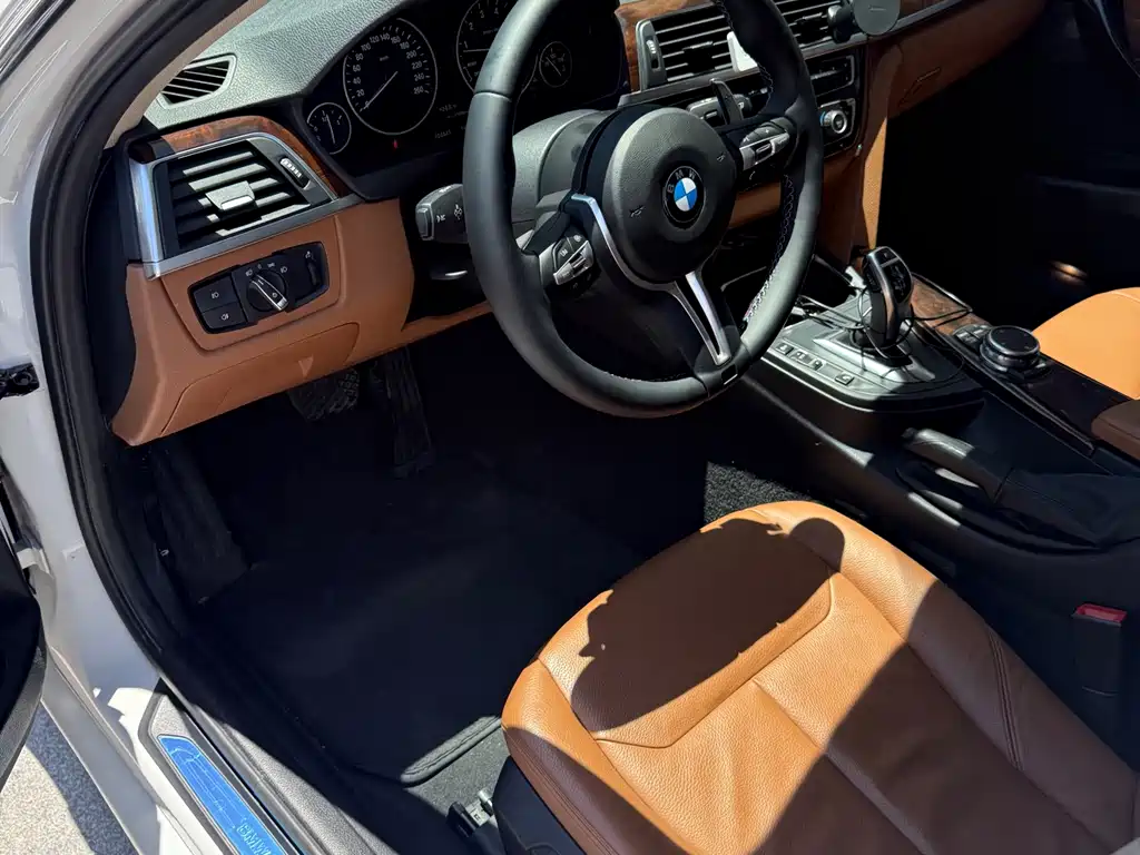 BMW 3 Series 2016 — фото 15
