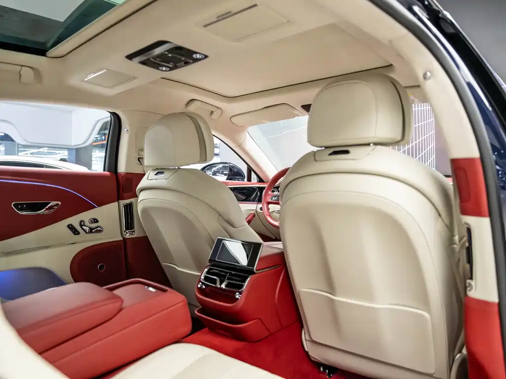 Bentley Flying Spur PHEV 2023 — фото 9