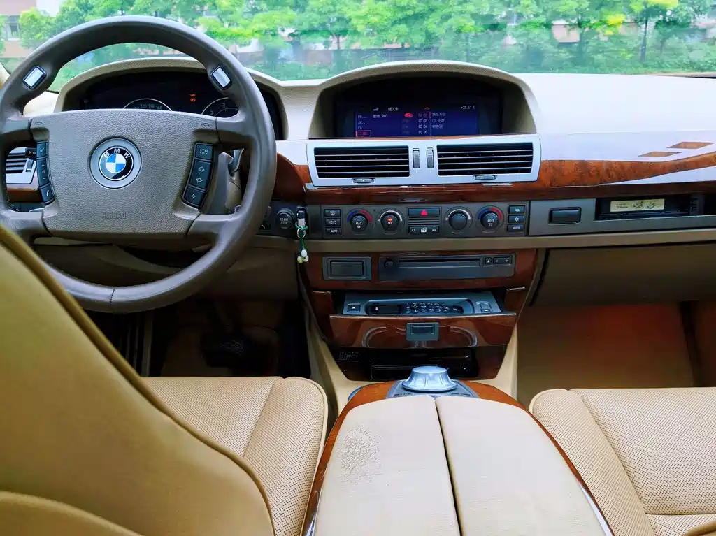 BMW 7 Series 2005 — фото 20