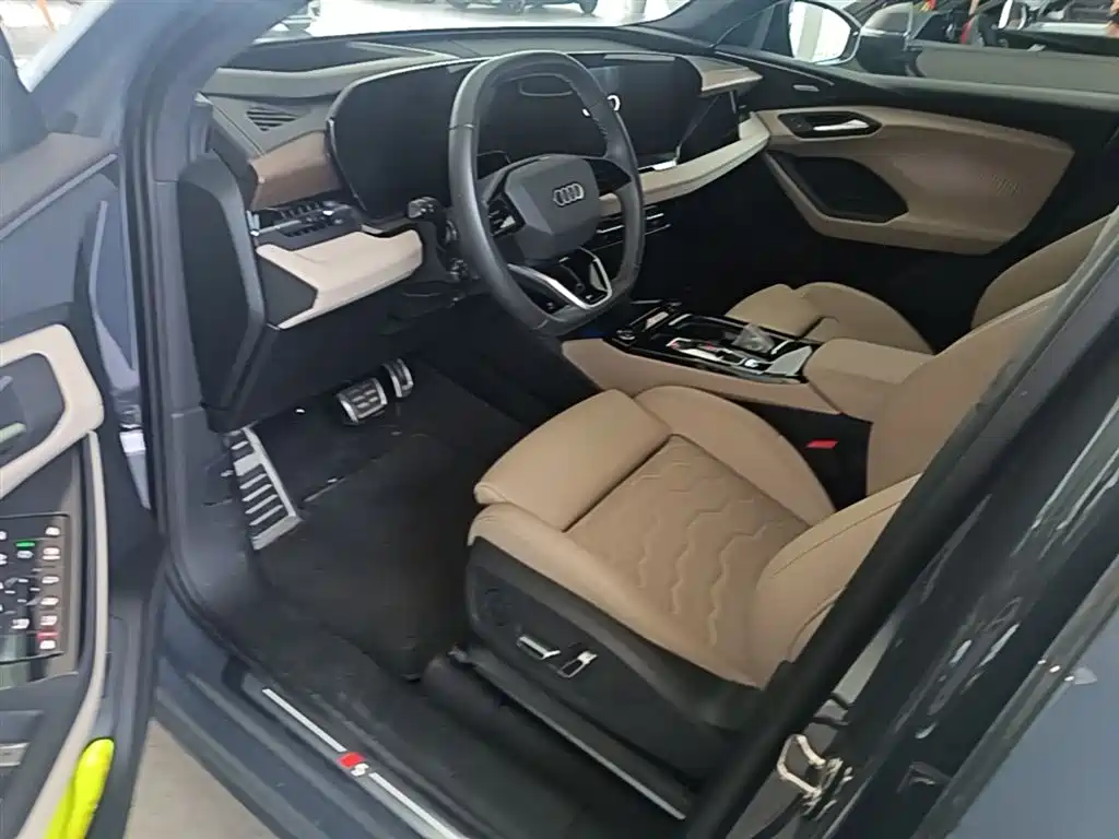 Audi Q6L e-tron 2025 — фото 15