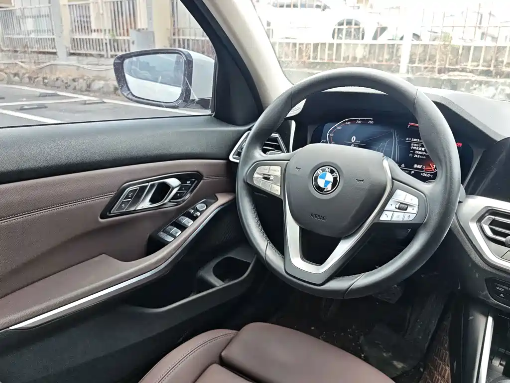 BMW 3 Series 2021 — фото 13