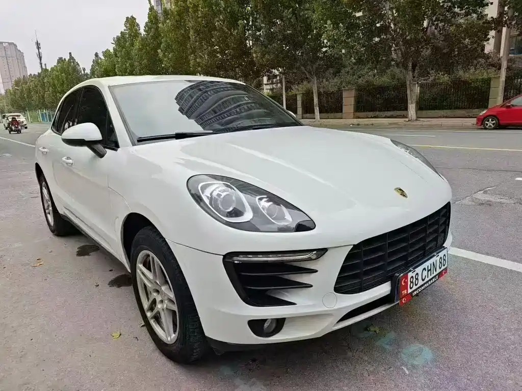 Porsche Macan 2018 — фото 1