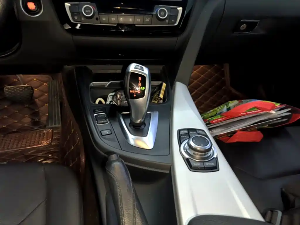 BMW 3 Series 2016 — фото 14