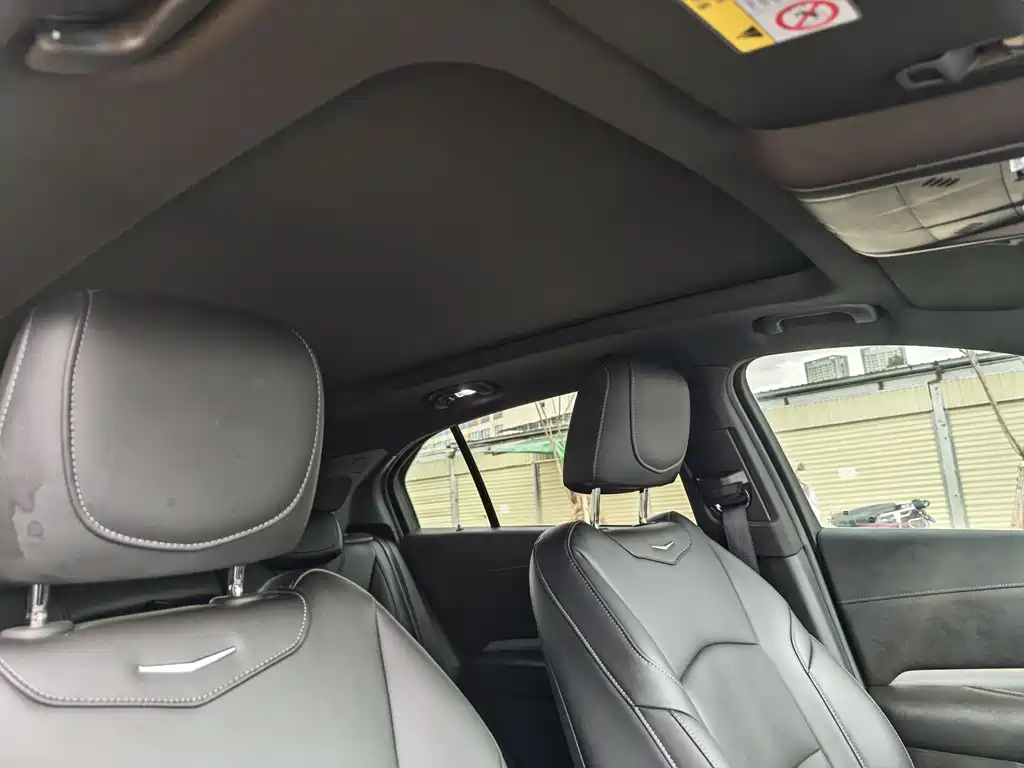 Cadillac XT4 2019 — фото 13
