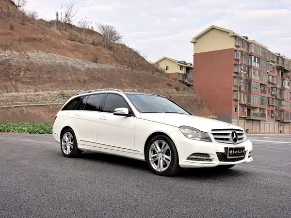 Mercedes-Benz C-Class 2011