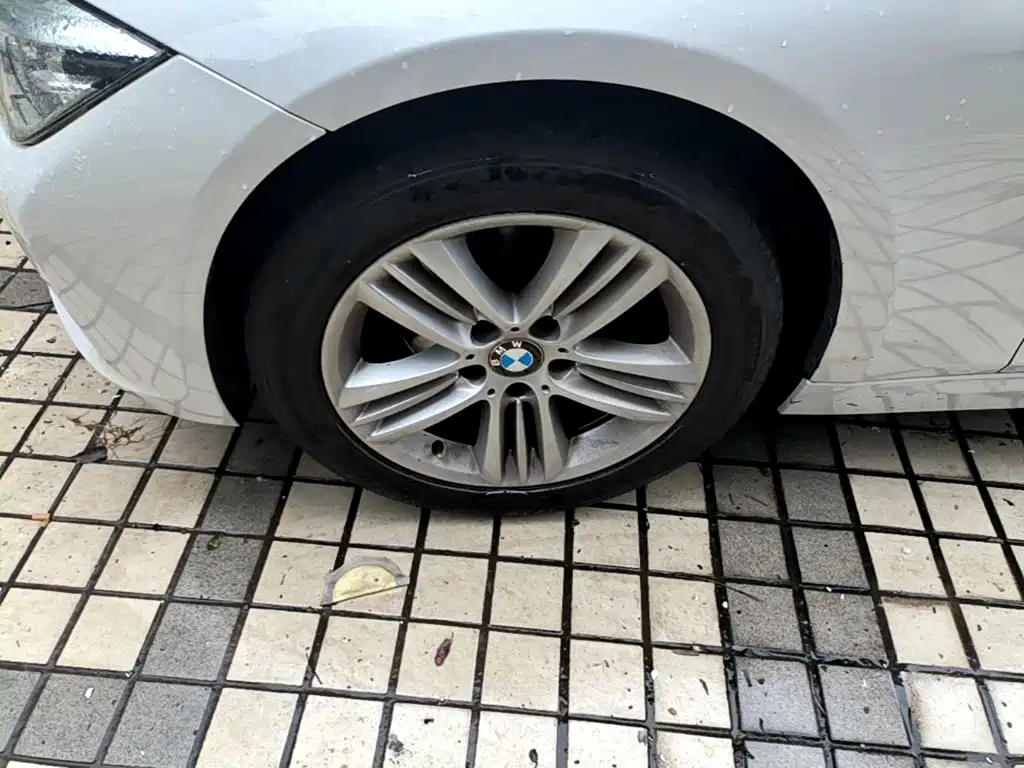 BMW 3 Series 2016 — фото 23