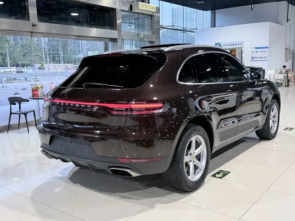 Porsche Macan 2021 — фото 22