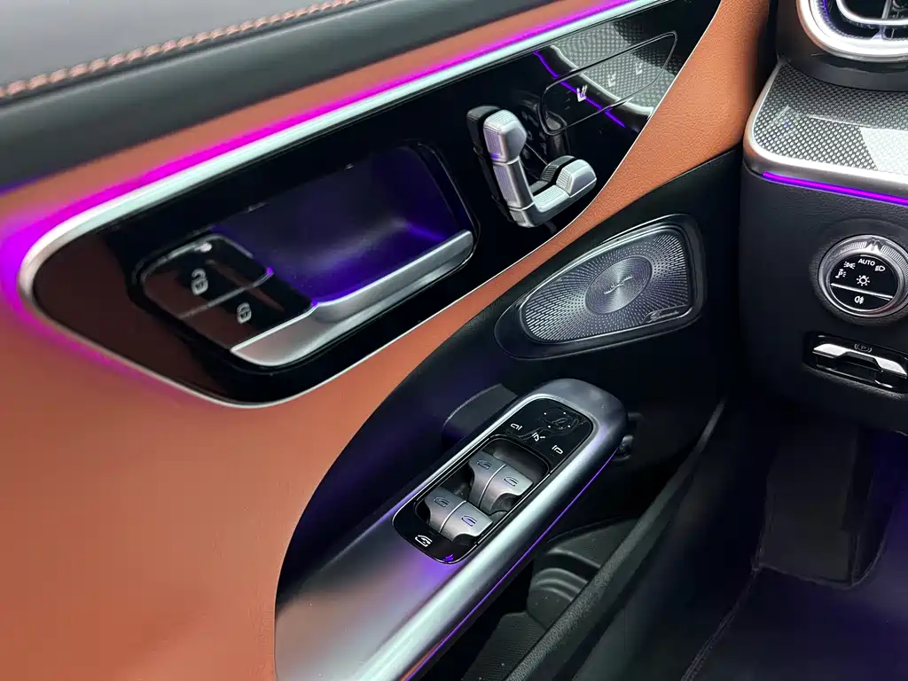 Mercedes-Benz C-Class 2024 — фото 35