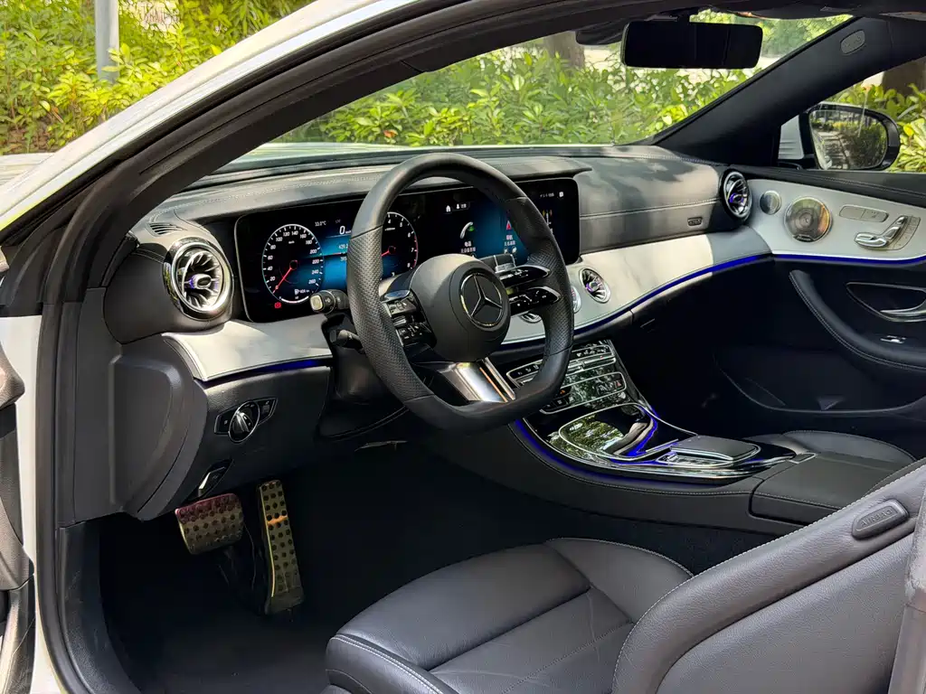 Mercedes-Benz E-Class 2022 — фото 10