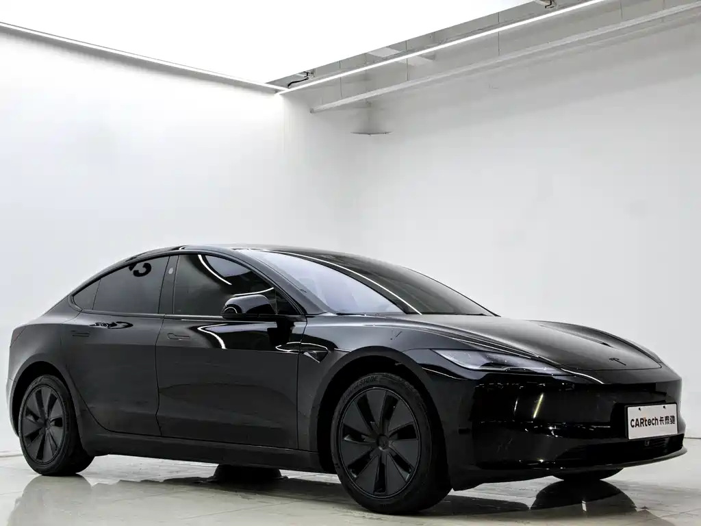 Tesla Model 3 2026 — фото 11