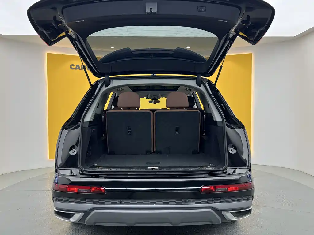Audi Q7 2023 — фото 29