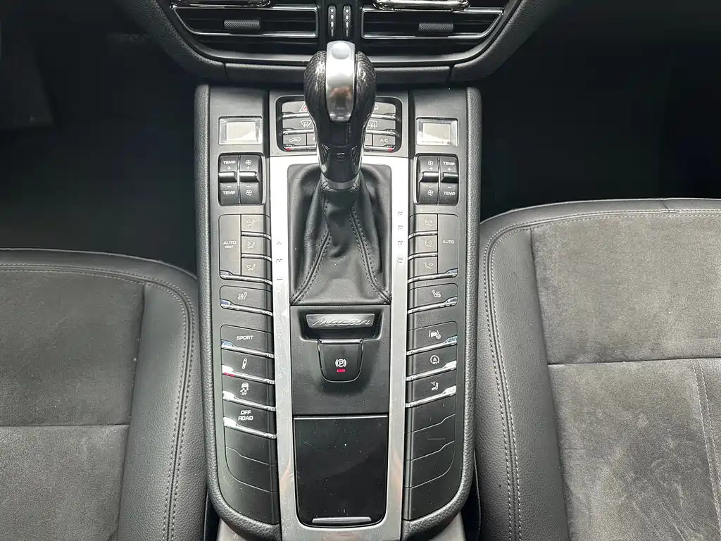 Porsche Macan 2021 — фото 25