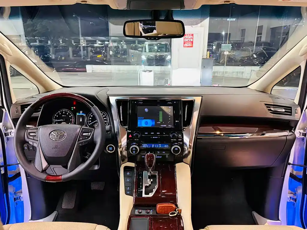 Toyota Alphard 2016 — фото 8