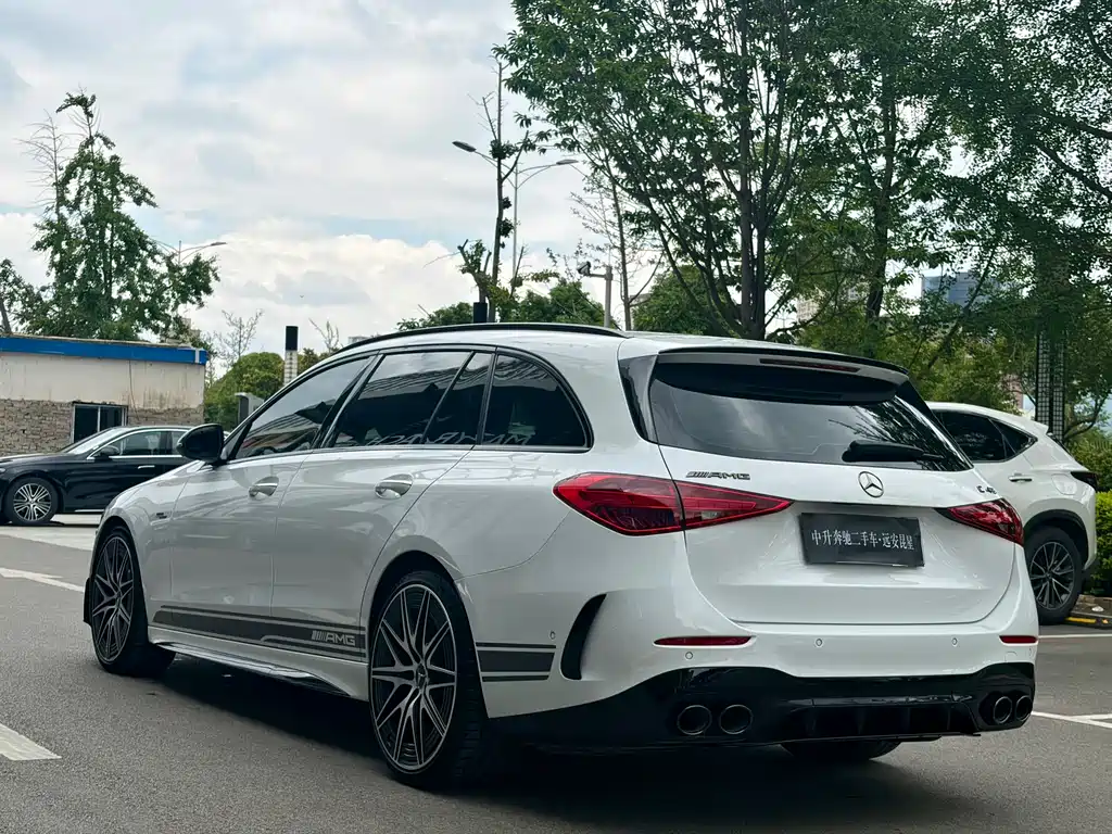 Mercedes-Benz C-Class AMG 2025 — фото 9
