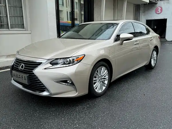 Lexus ES 2017