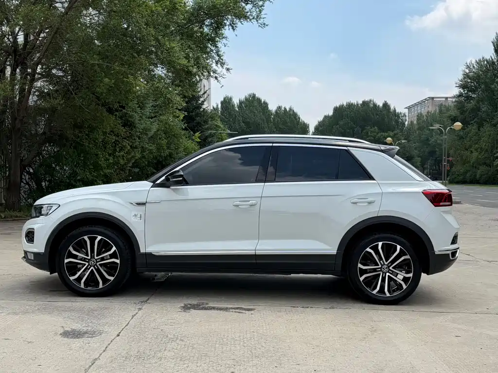 Volkswagen T-Roc 2022 — фото 8