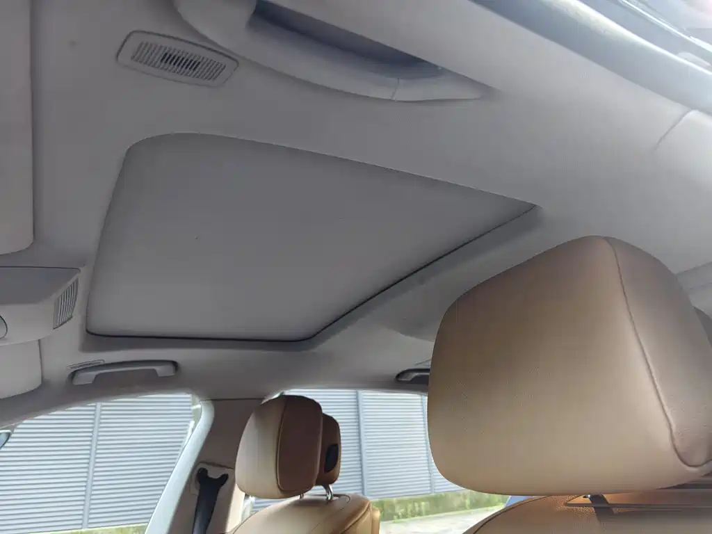 BMW 7 Series 2011 — фото 14