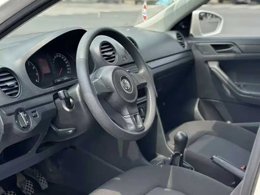Volkswagen Jetta 2016 — фото 15