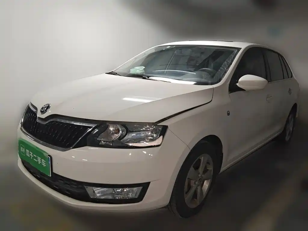 Skoda Rapid Spaceback 2016 — фото 2