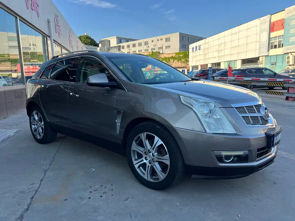 Cadillac SRX 2012 — фото 3