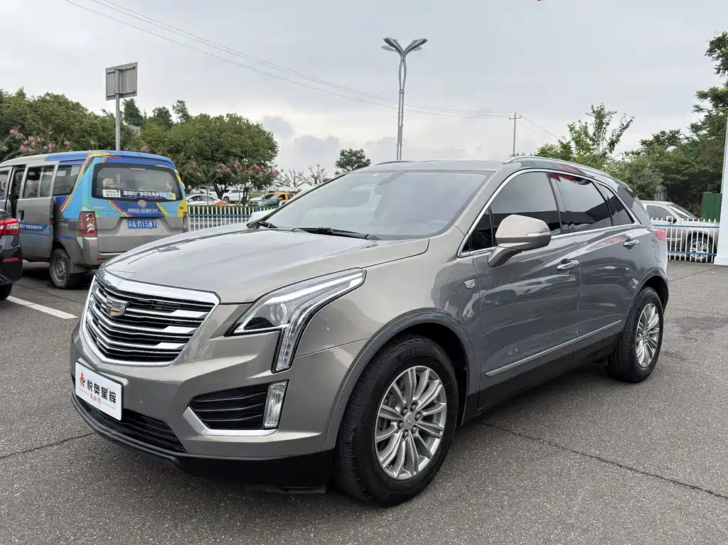 Cadillac XT5 2017 — фото 1