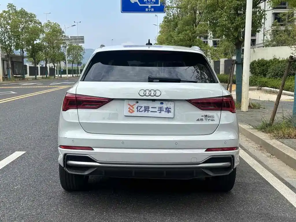 Audi Q3 2019 — фото 5