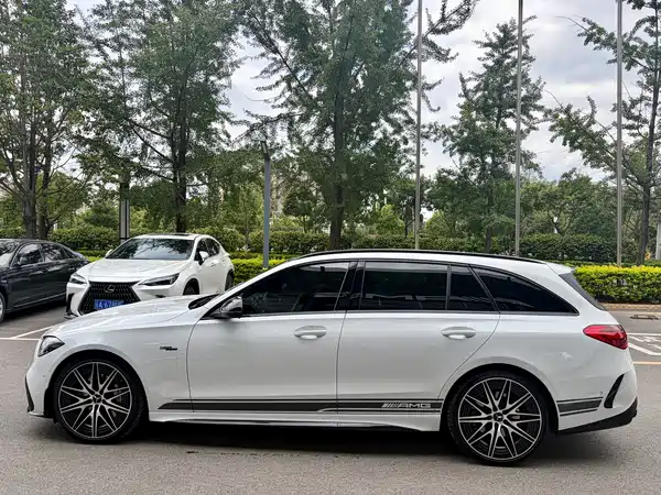 Mercedes-Benz C-Class AMG 2025