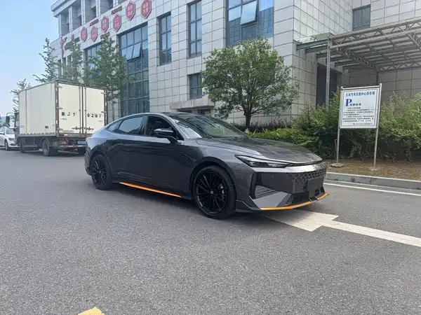 Changan UNI-V 2025
