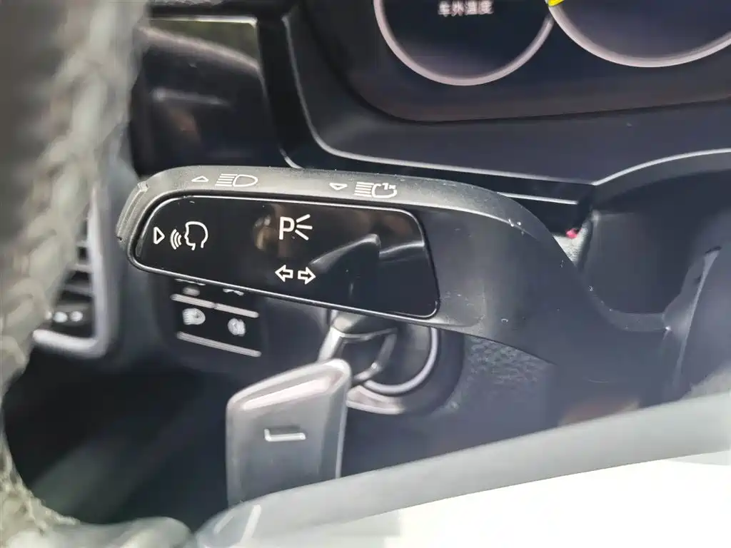 Porsche Cayenne Hybrid 2019 — фото 28