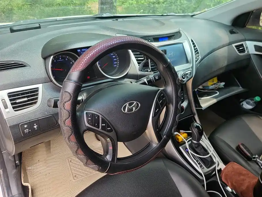 Hyundai Elantra Langdong 2016 — фото 12