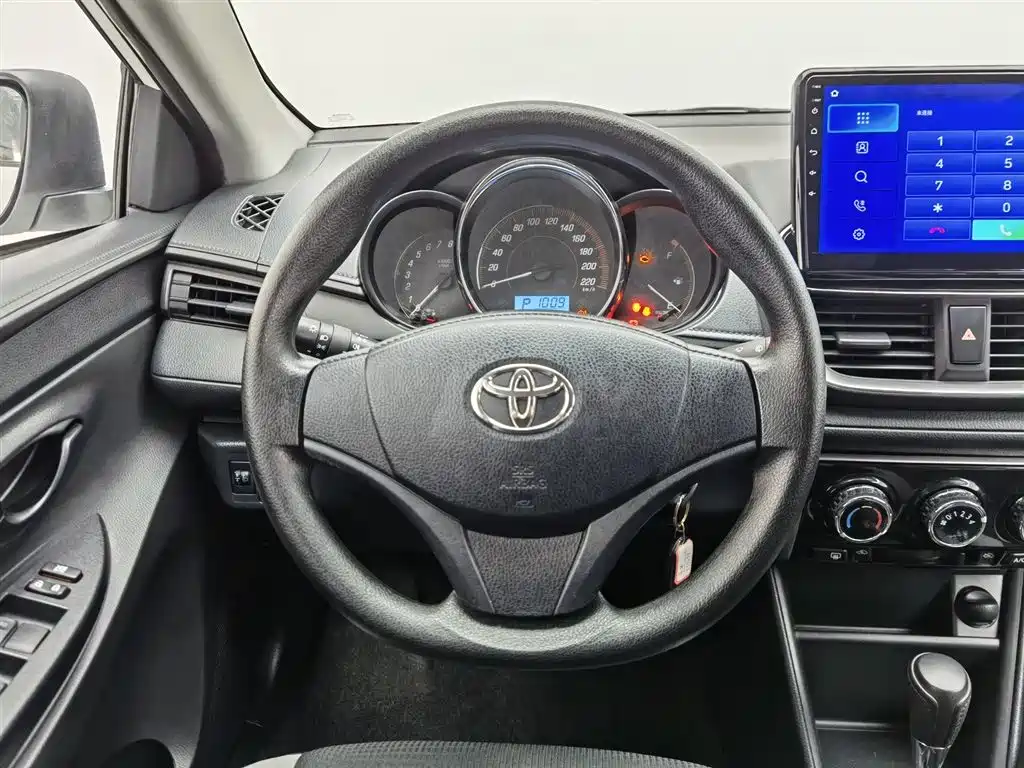 Toyota Yaris L 2021 — фото 11