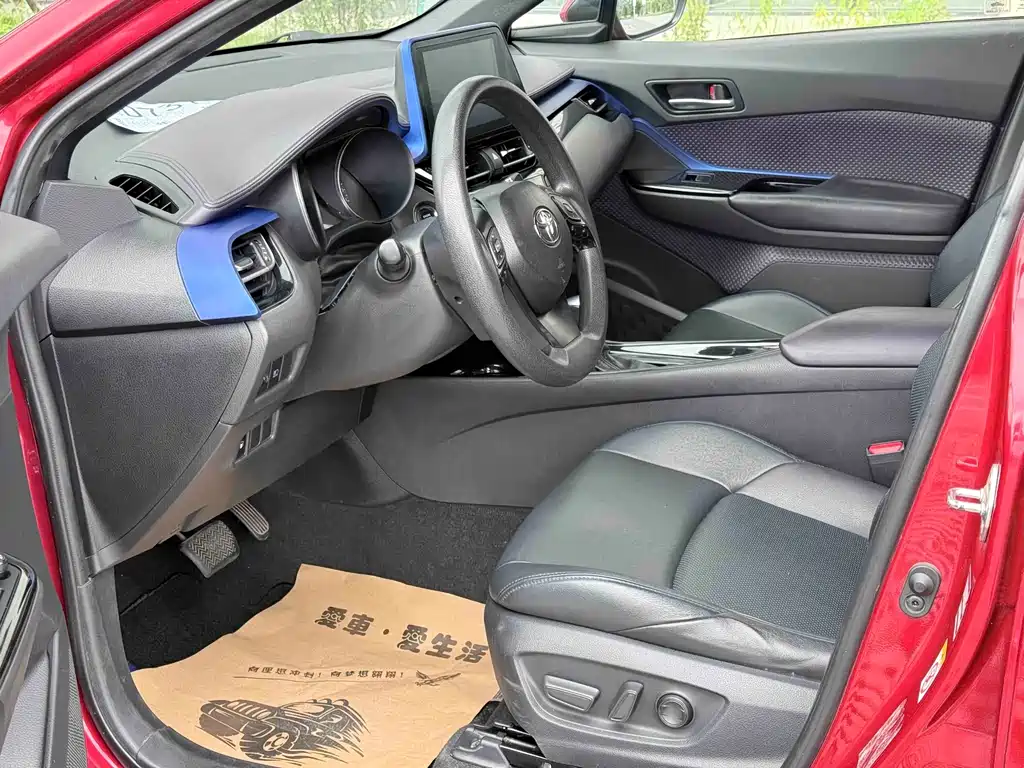 Toyota C-HR 2020 — фото 14