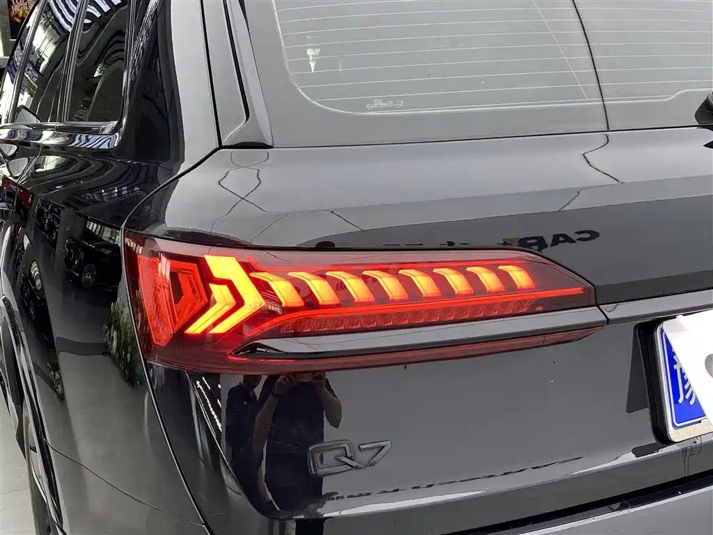 Audi Q7 2022 — фото 12