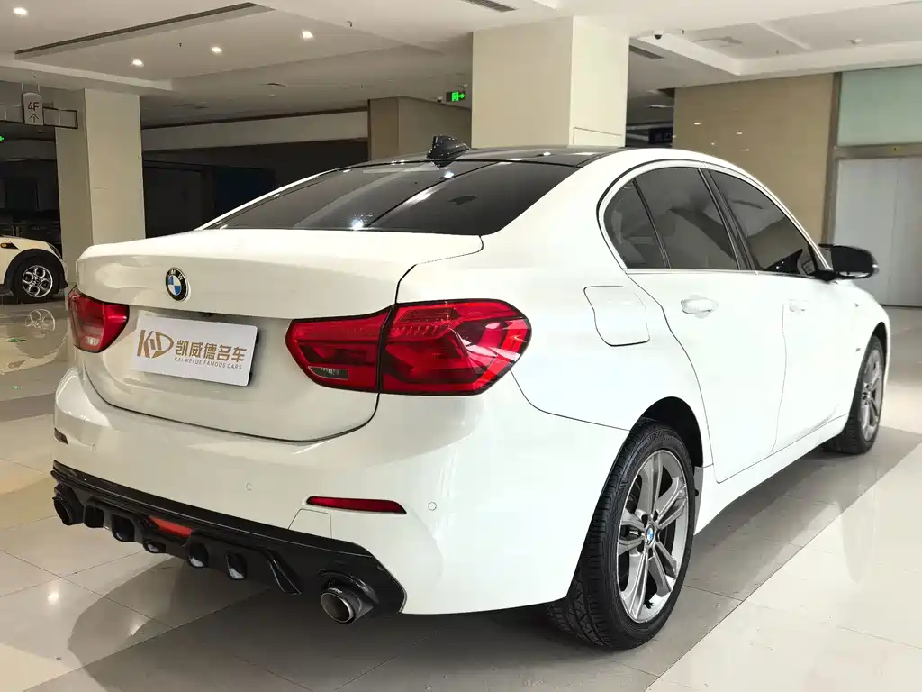 BMW 1 Series 2018 — фото 13