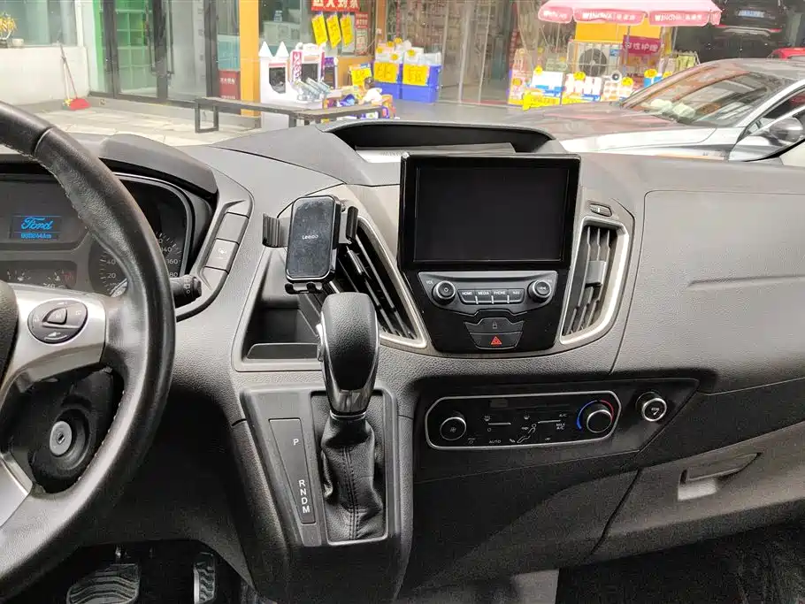 Ford Tourneo 2019 — фото 13