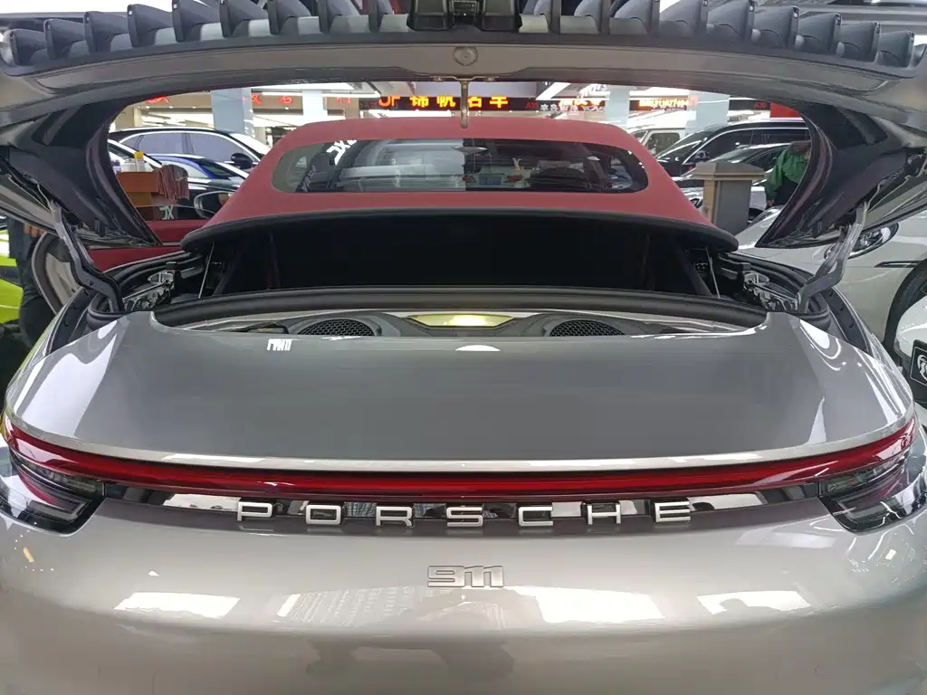 Porsche 911 2021 — фото 9