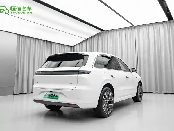 Li Auto L6 2025