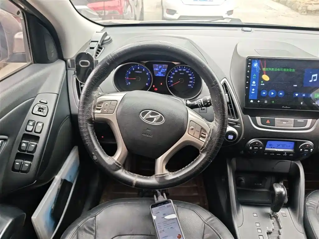 Hyundai ix35 2015 — фото 11
