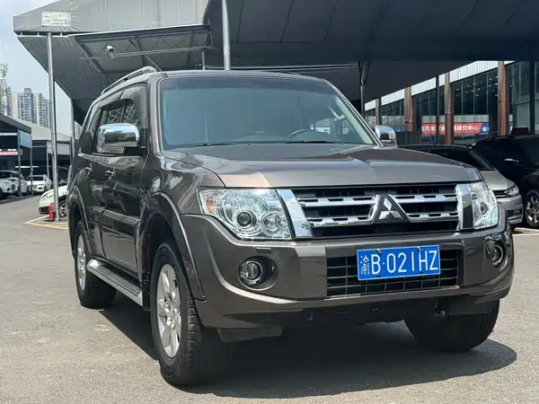 Mitsubishi Pajero 2014