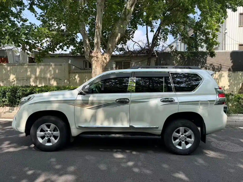 Toyota Prado 2016 — фото 3