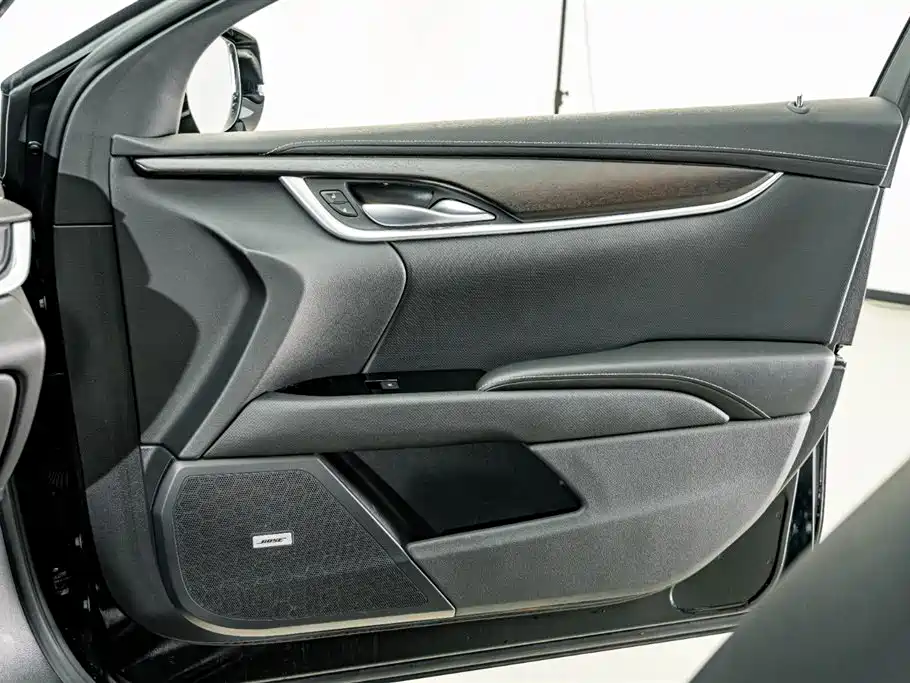 Cadillac XTS 2019 — фото 15