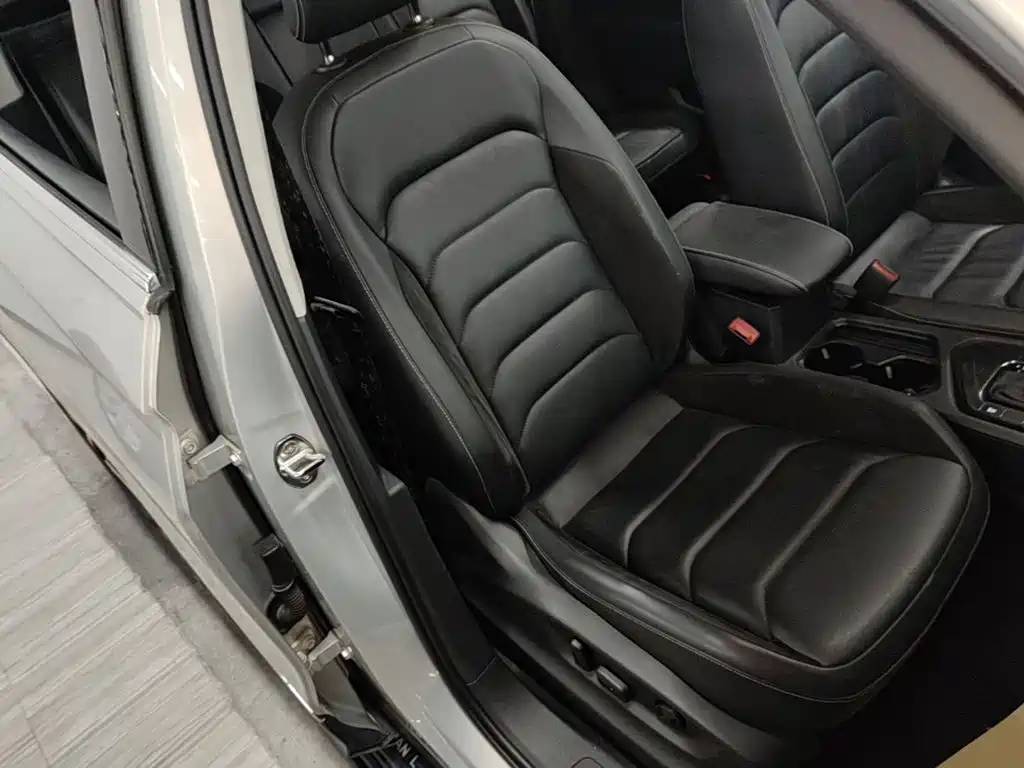Volkswagen Tiguan L 2018 — фото 25