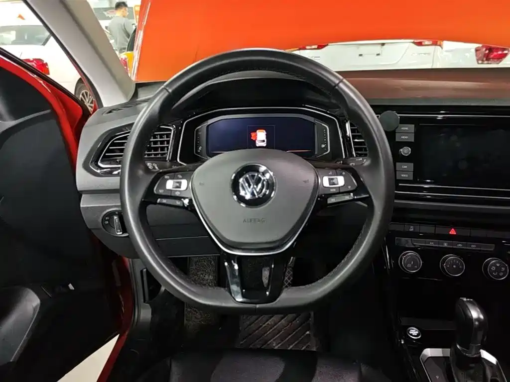 Volkswagen T-Roc 2020 — фото 11
