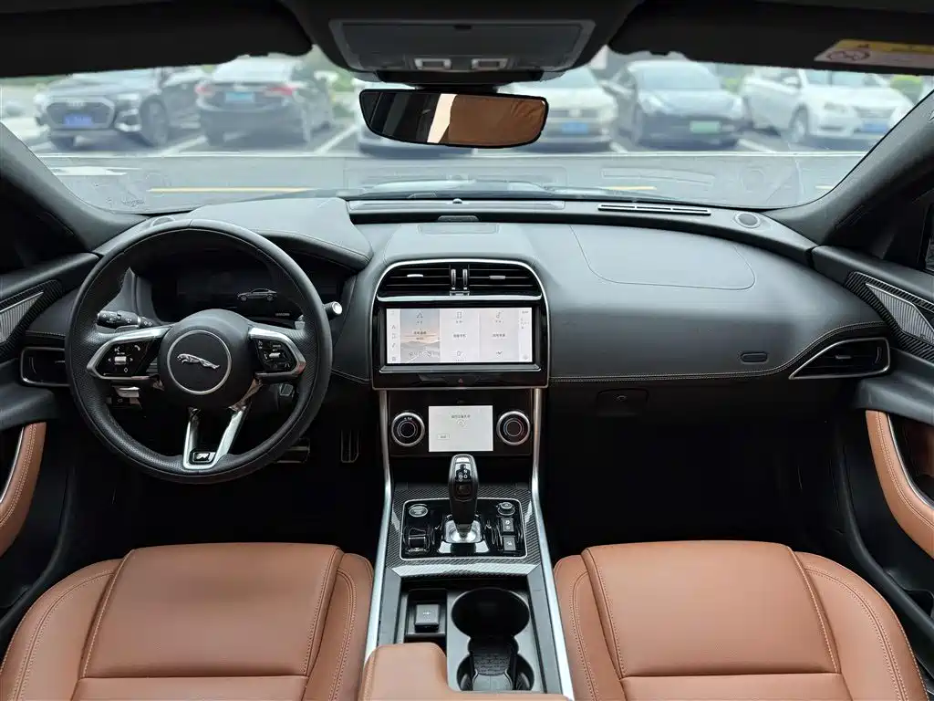 Jaguar XEL 2025 — фото 15