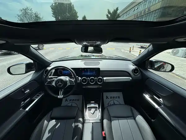 Mercedes-Benz GLB 2024