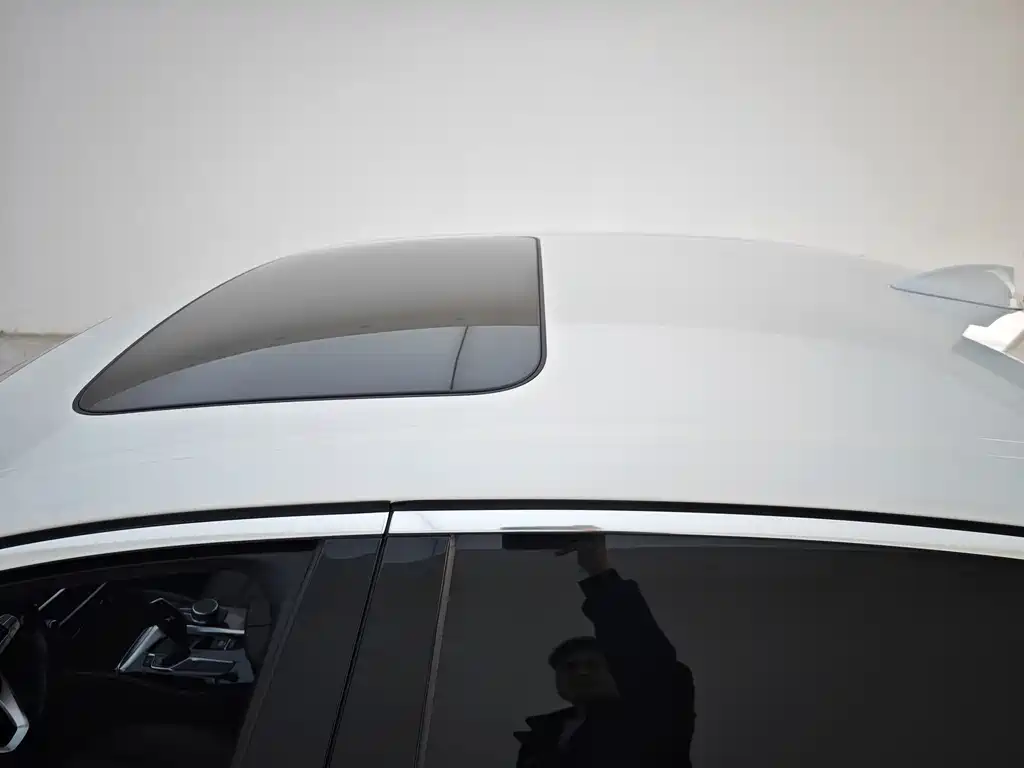 BMW 5 Series 2019 — фото 13